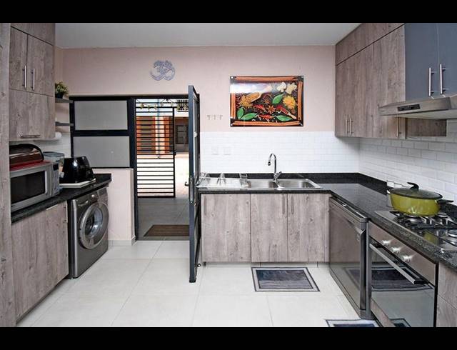 3 BEDROOM APARTMENT FOR SALE IN ATLASVILLE